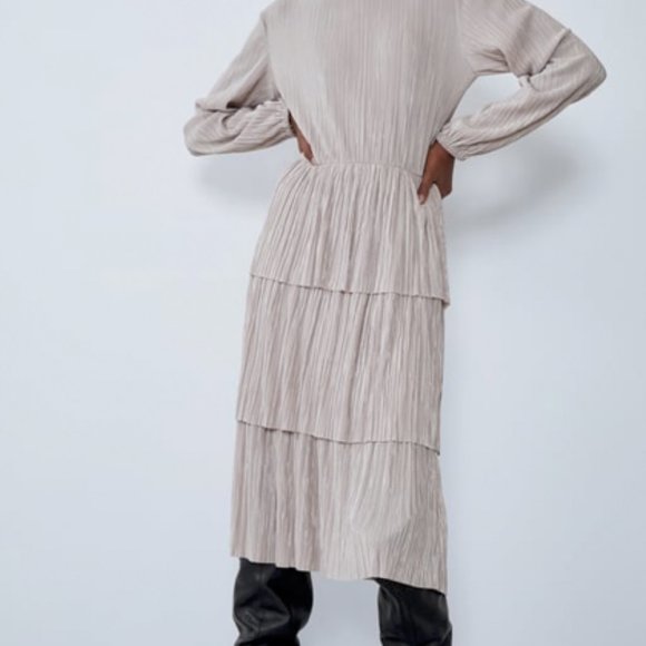 Zara Gold Midi Dress - Picture 5 of 5